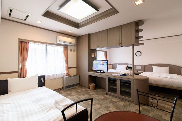 Room 10 of 35