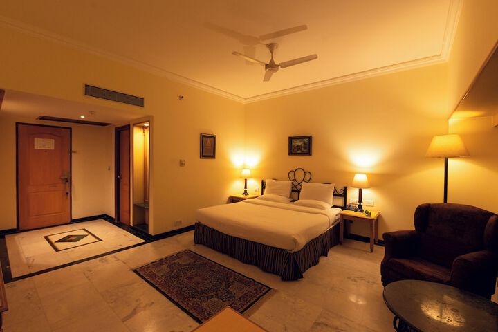 Room 8 of 27