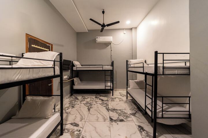 Room 14 of 24