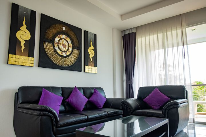 Room 5 of 13
