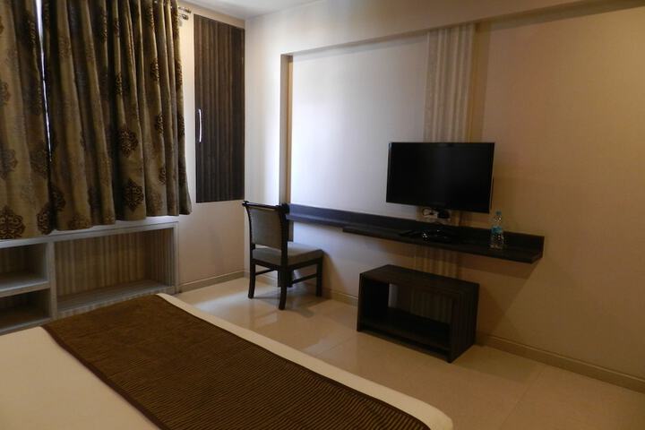 Room 13 of 70