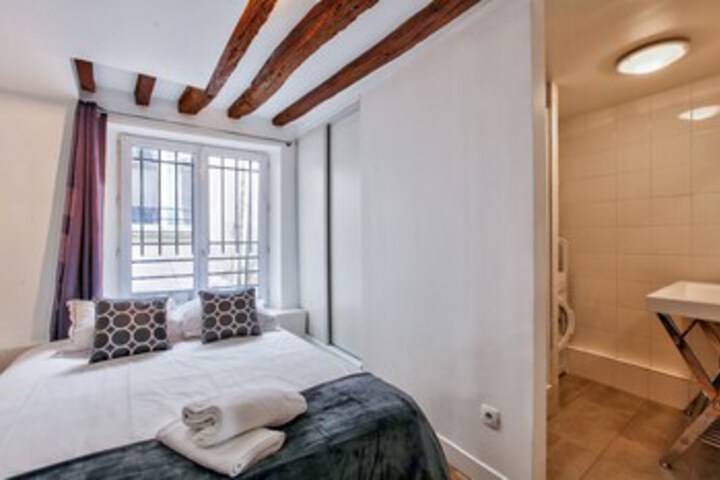 Room 4 of 14