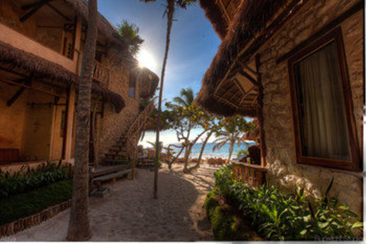 Hotel Exterior 20 of 55