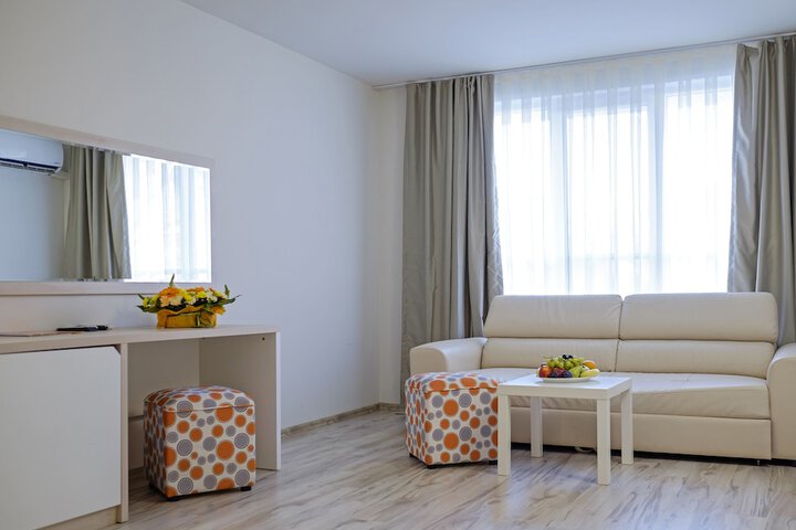 Room 8 of 41