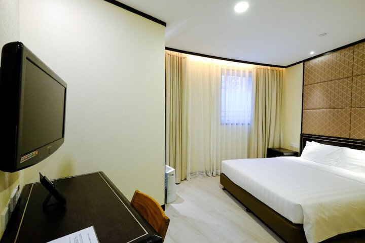 Room 4 of 67