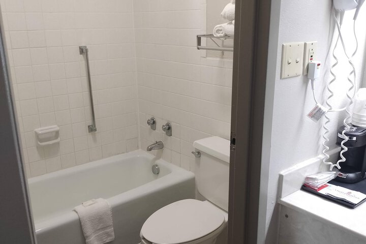 Room 54 of 190