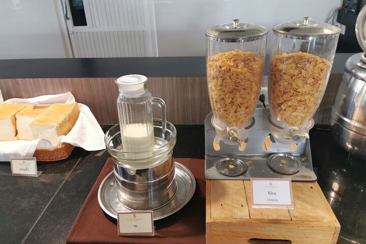 Breakfast/Coffee Service 87 of 92