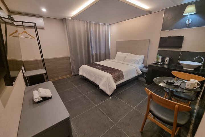 Room 3 of 14