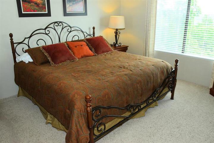 1 Bedroom Mountain Deluxe Villa King Bed Sofa (106 of 108)
