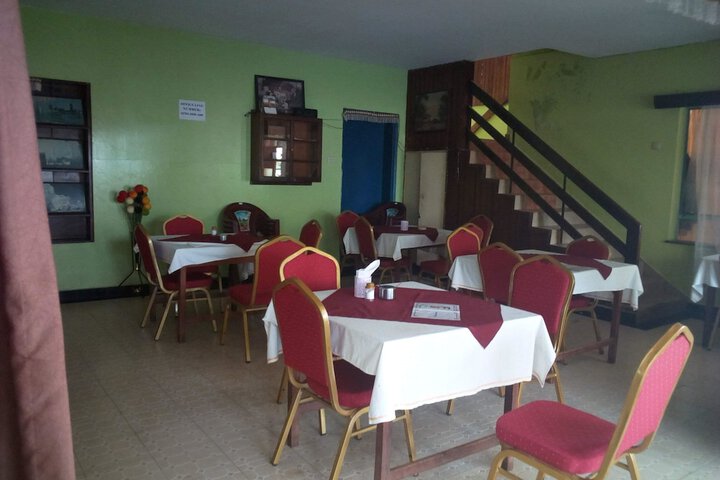 Dining 11 of 22