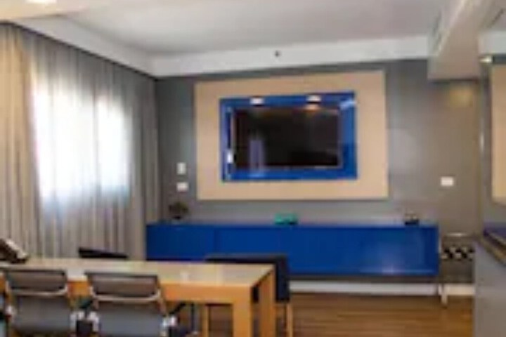 Room 15 of 48