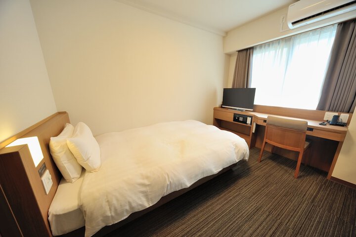 Room 15 of 64