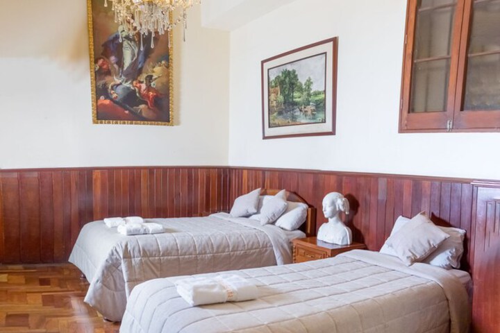 Room 10 of 52