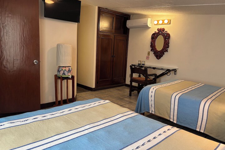 Room 52 of 150