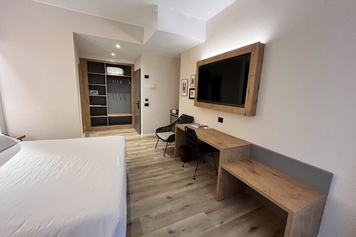 Room 7 of 64