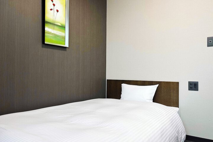 Room 2 of 29