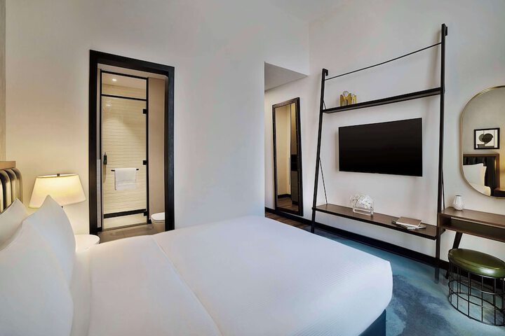 Room 16 of 103