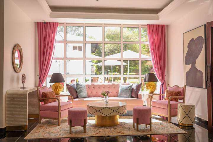 Entrance & Lobby