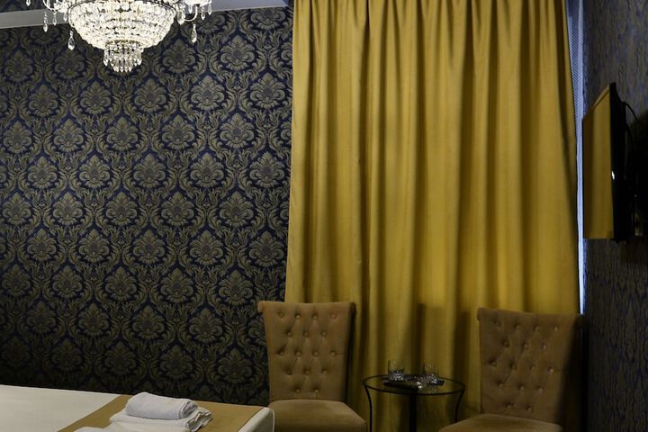 Room 10 of 40