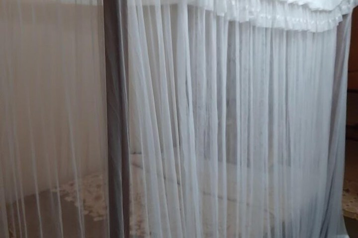 Room 4 of 20