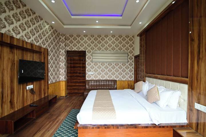 Room 20 of 42