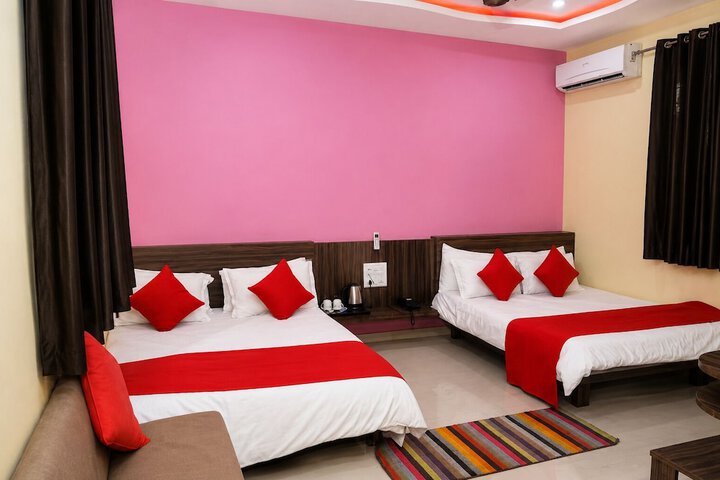 Room 12 of 33