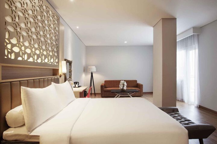 Room 9 of 26