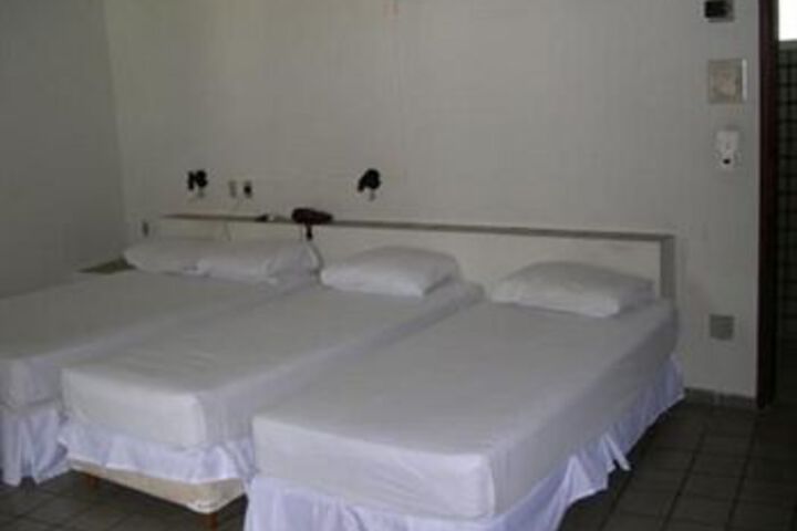 Room 4 of 14