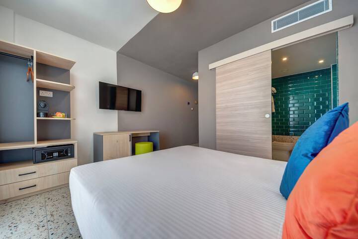 Room 20 of 49