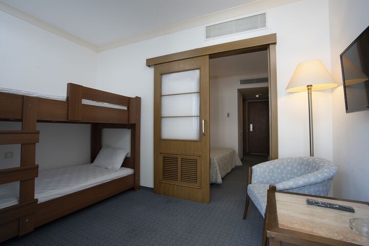 Room 9 of 70