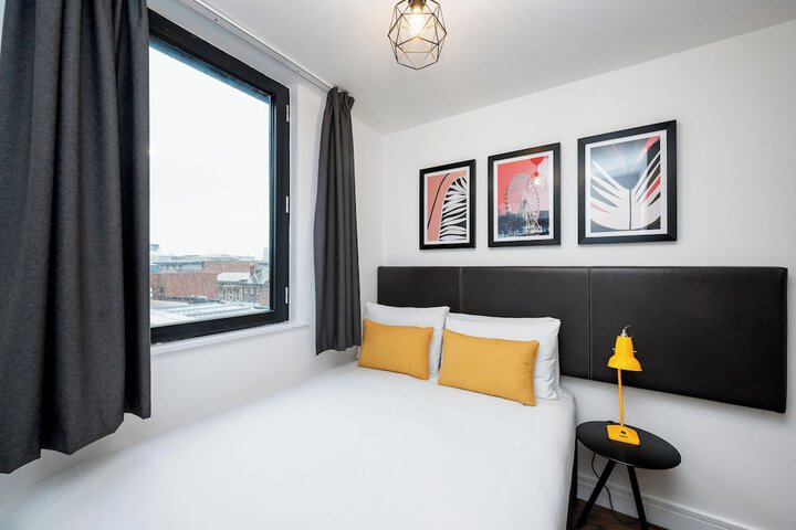 Room 25 of 62