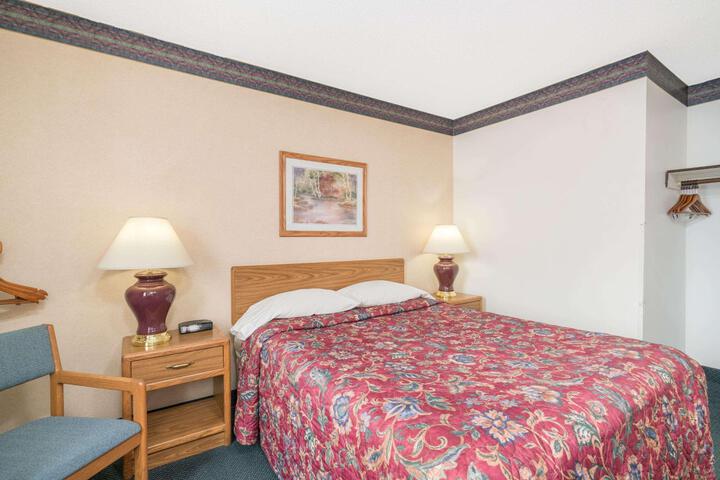 Double Accessible King Size Bed (3 of 3)