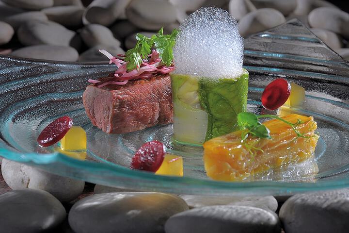 Dining 55 of 70