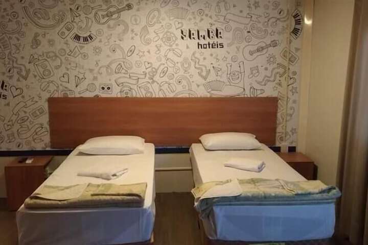 Room 6 of 44