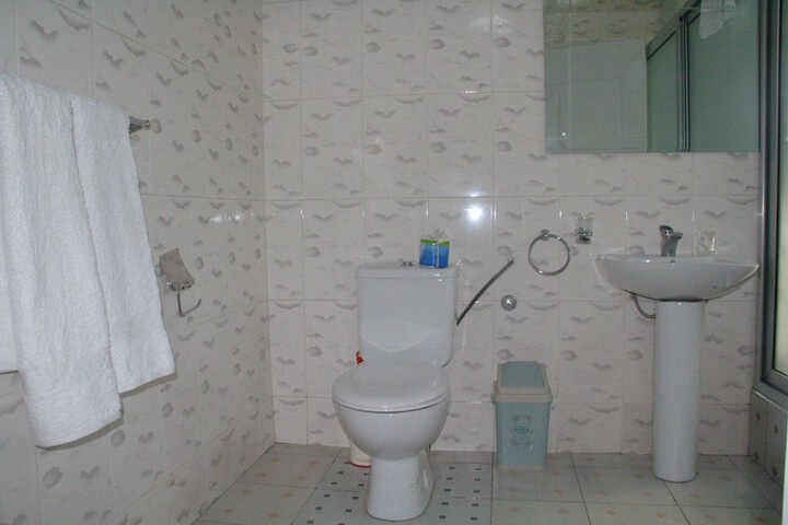 Room 25 of 42