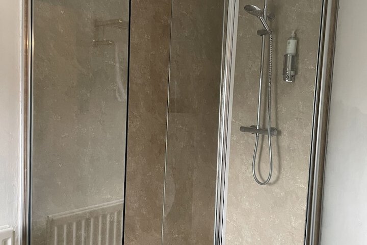 Room 9 of 37