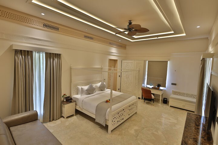 Room 30 of 43