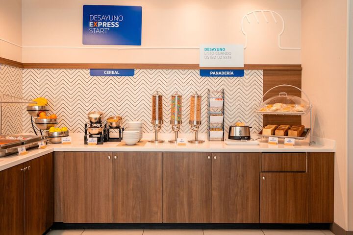 Breakfast/Coffee Service 77 of 90