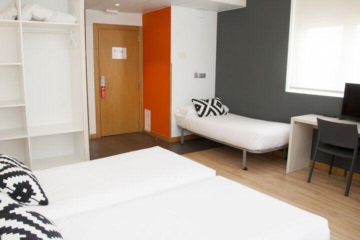 Room 16 of 66