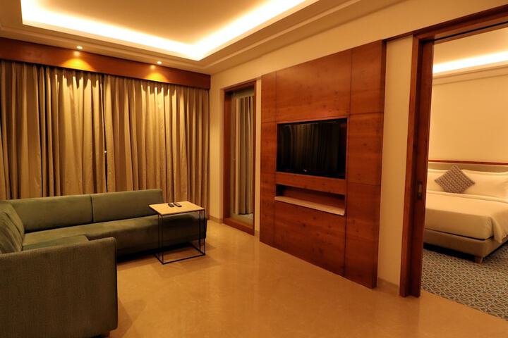 Room 12 of 24