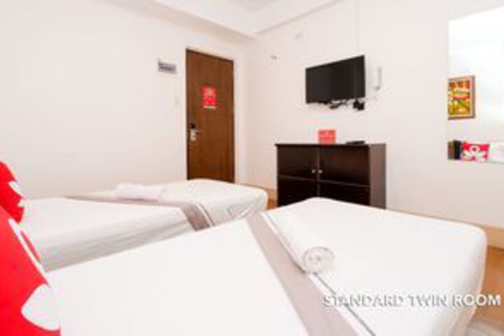 Room 7 of 35