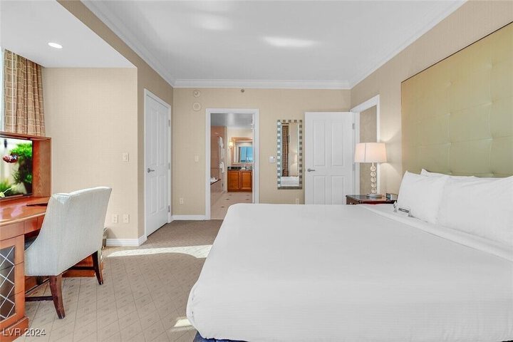 Room 13 of 74