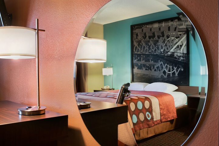 1 King Bed (7 of 13)