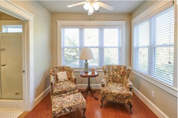 Hotel Exterior 36 of 120