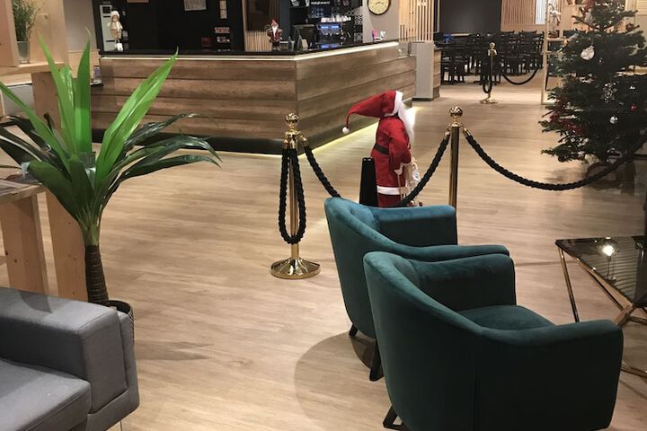 Hotel Lobby