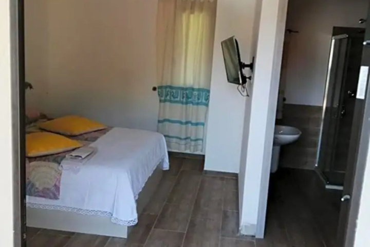 Room 5 of 6