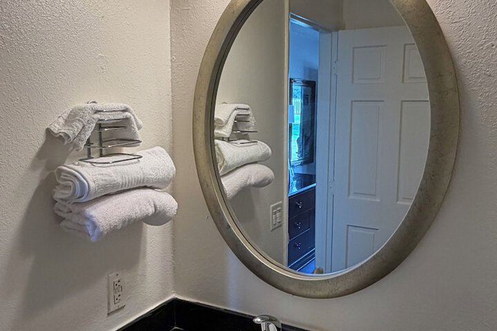 Room 12 of 19