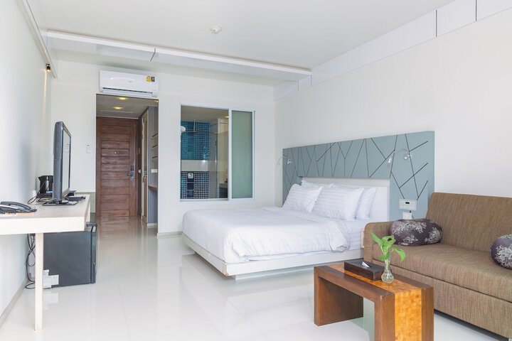 Room 15 of 207