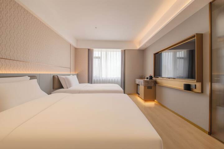 Room 6 of 9