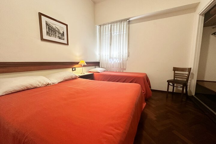Room 32 of 90